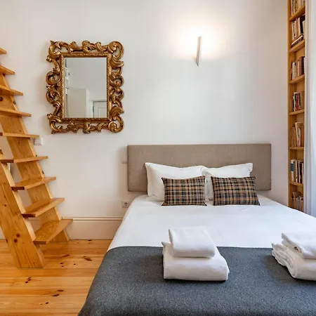 Viva Library Apartman Porto